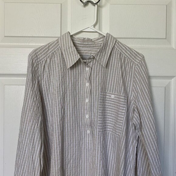 Chico's Tunic 1/2 Button Up Size 1 Medium Beige Striped Roll-Tab Long Sleeve - Picture 2 of 8